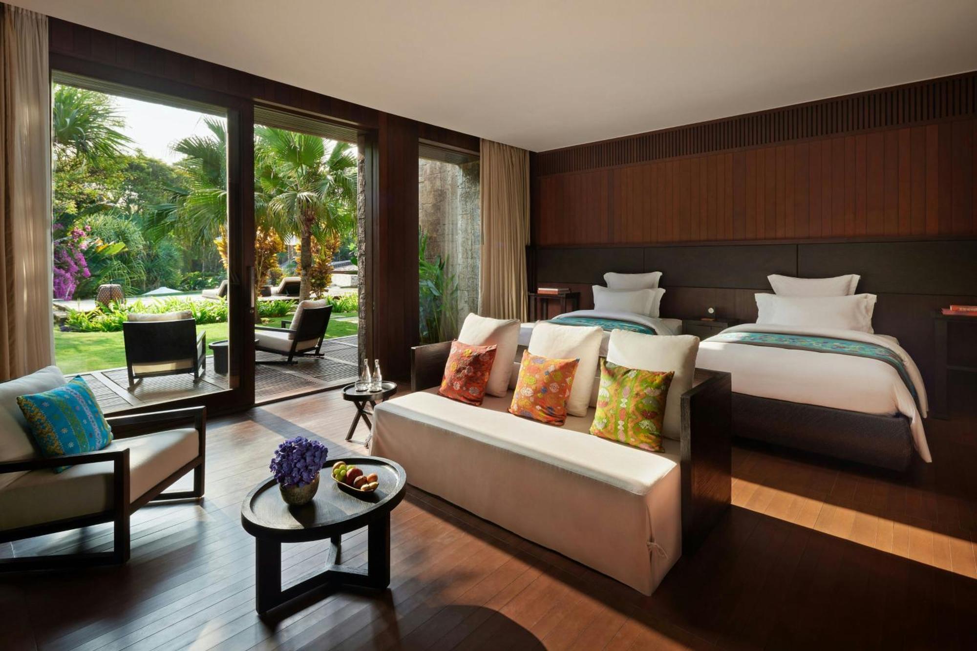 Villa con 5 Camere da Letto e Piscine Private